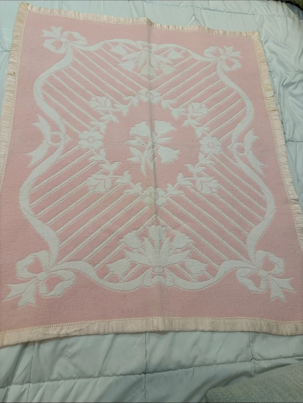 Vintage Pink White Woven Baby Blanket Satin Ruffle Trim Floral Lattice Medallion